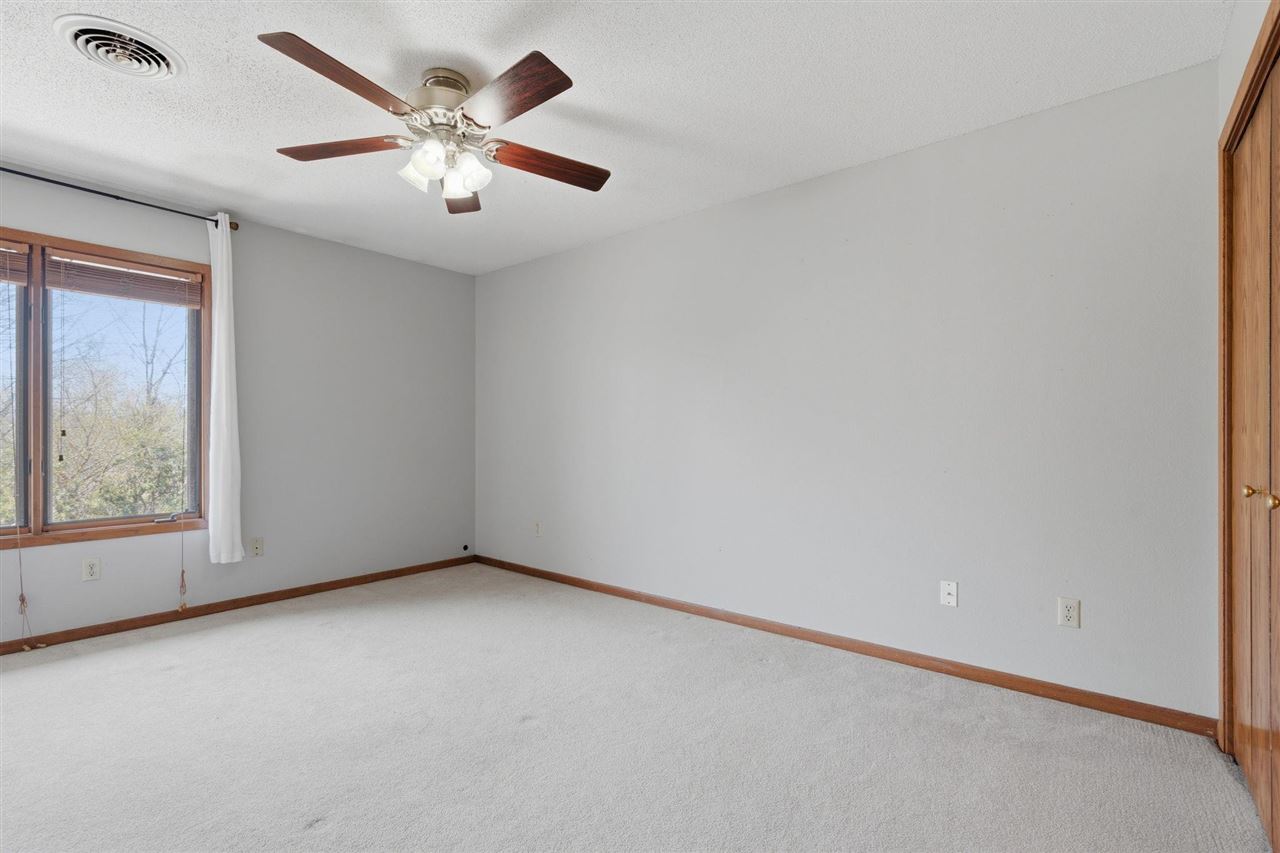 932 Westside Drive Iowa City IA 52246