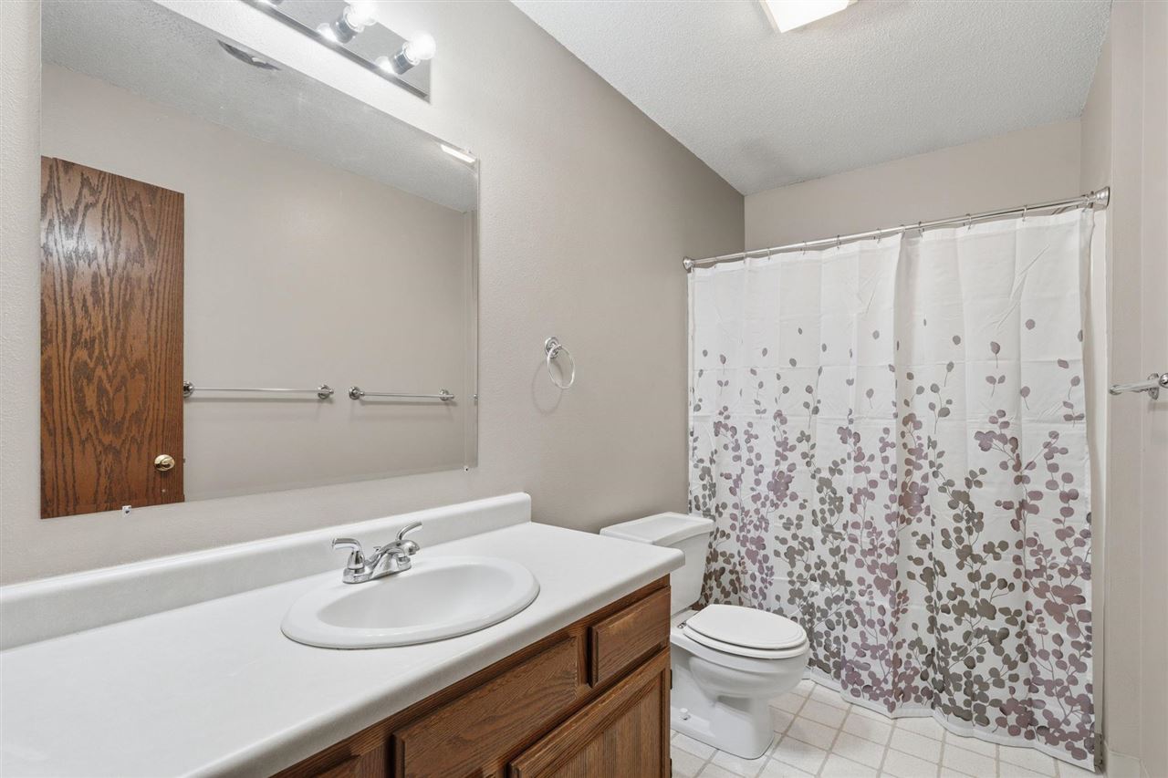 932 Westside Drive Iowa City IA 52246
