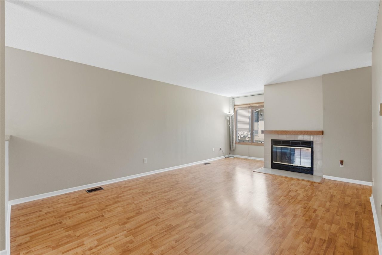 932 Westside Drive Iowa City IA 52246
