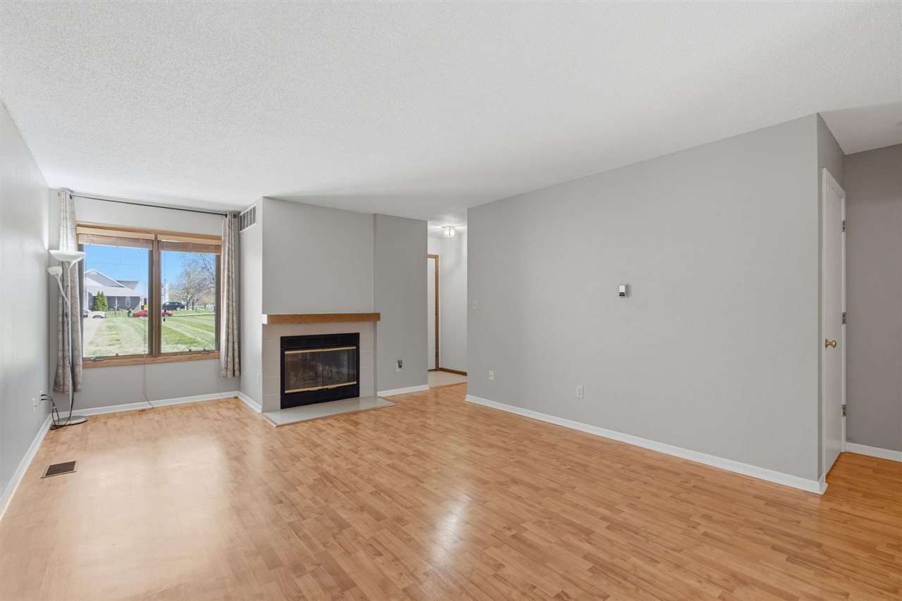 932 Westside Drive Iowa City IA 52246