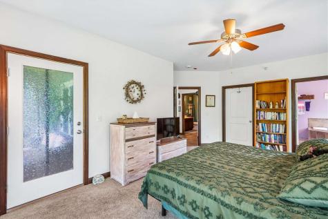 1092 Walnut Avenue Riverside IA 52327