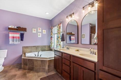 1092 Walnut Avenue Riverside IA 52327