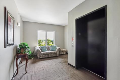1092 Walnut Avenue Riverside IA 52327