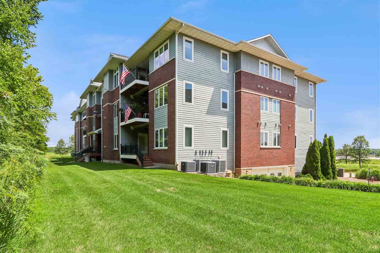 1092 Walnut Avenue Riverside IA 52327