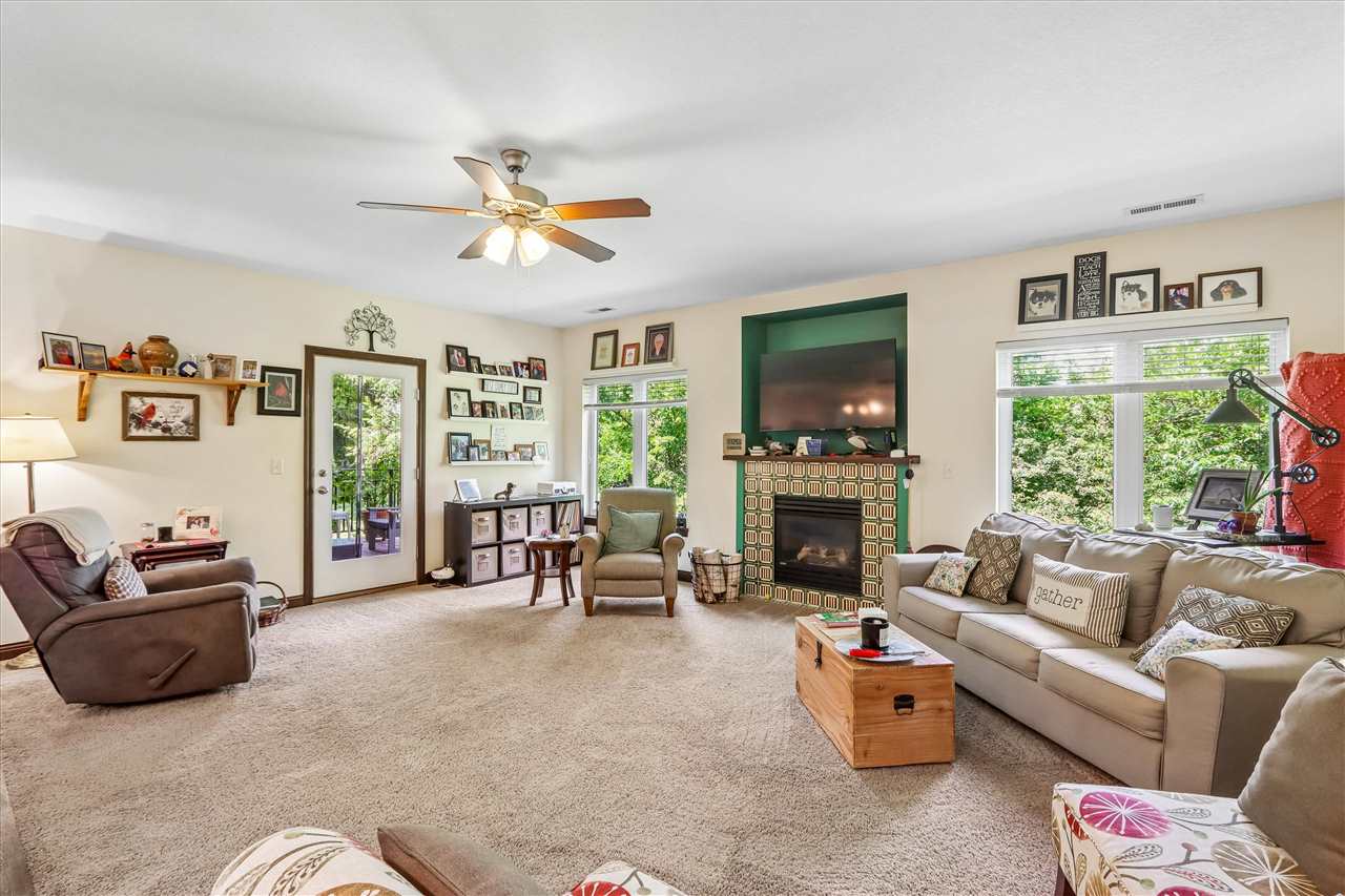 1092 Walnut Avenue Riverside IA 52327