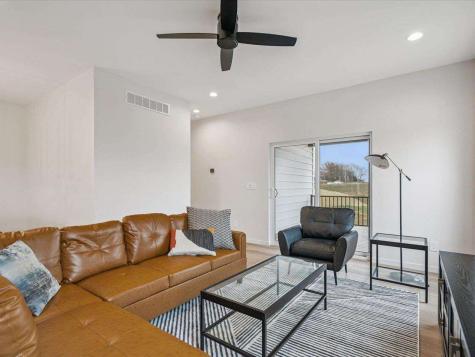 586 Maclan Circle Iowa City IA 52246