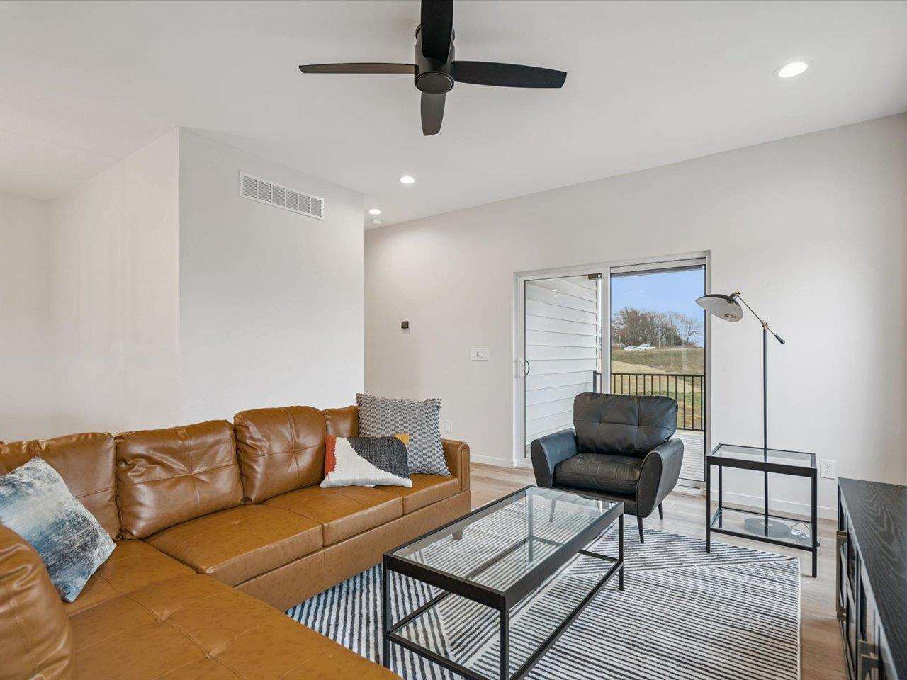 586 Maclan Circle Iowa City IA 52246