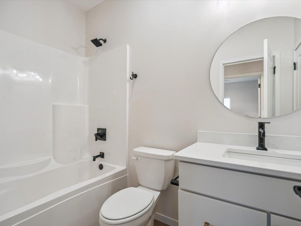 586 Maclan Circle Iowa City IA 52246