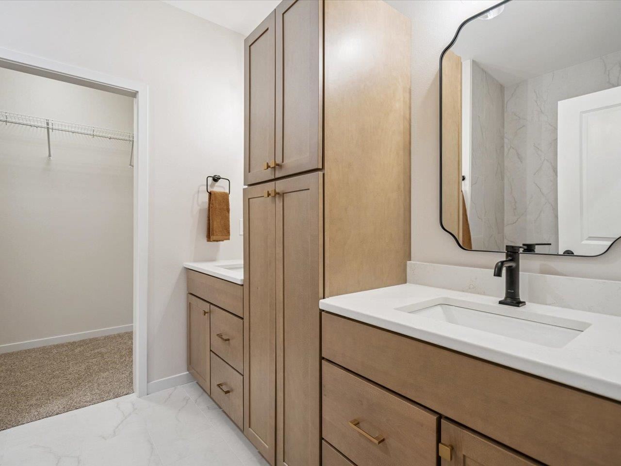 586 Maclan Circle Iowa City IA 52246