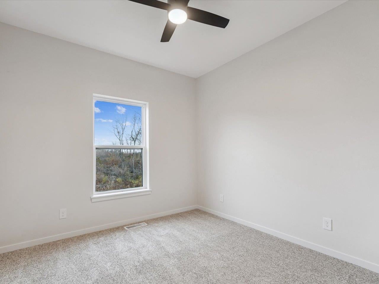 586 Maclan Circle Iowa City IA 52246