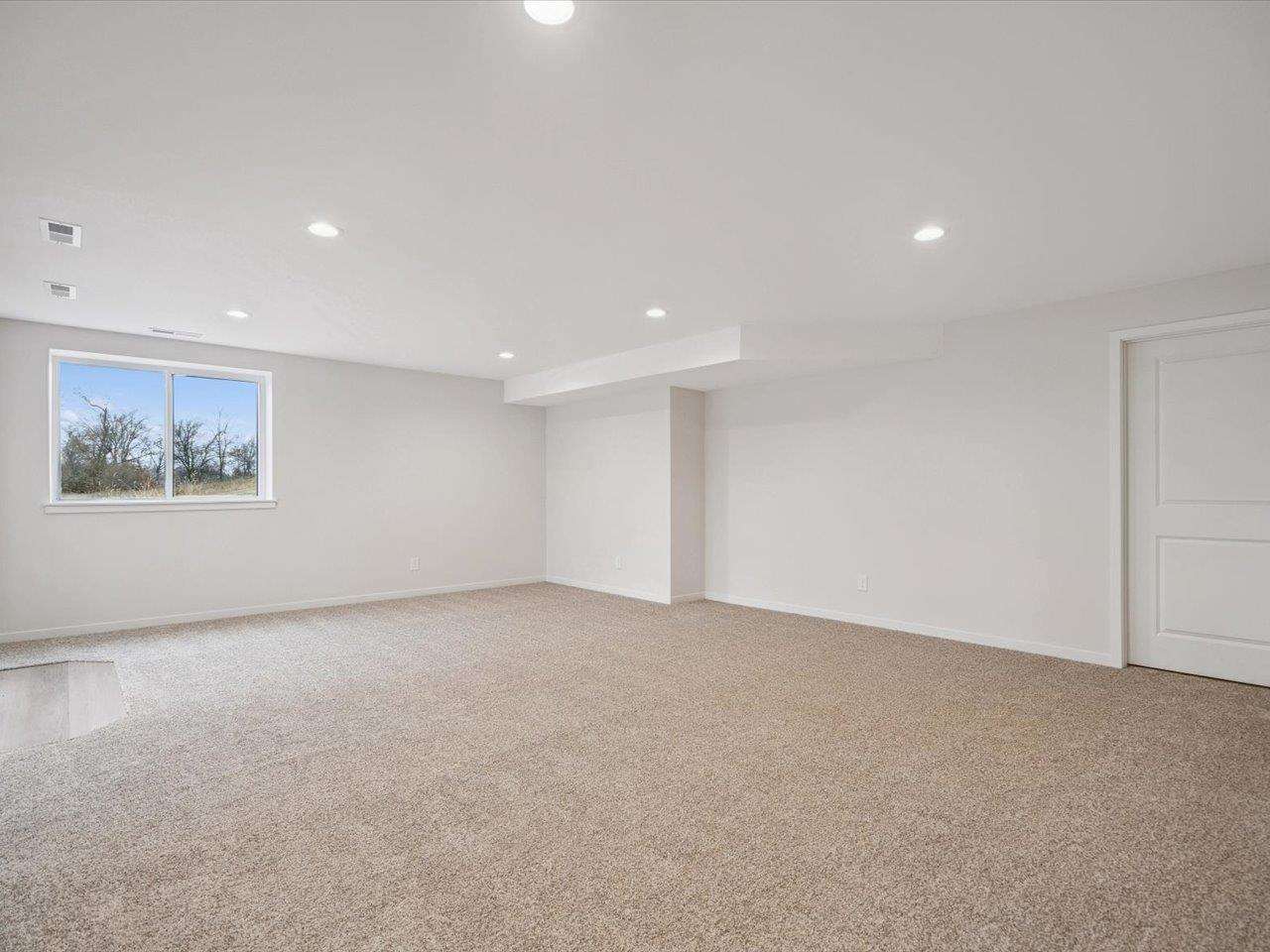 586 Maclan Circle Iowa City IA 52246