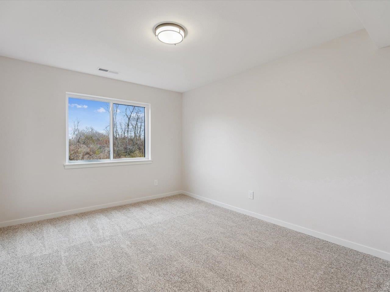 586 Maclan Circle Iowa City IA 52246
