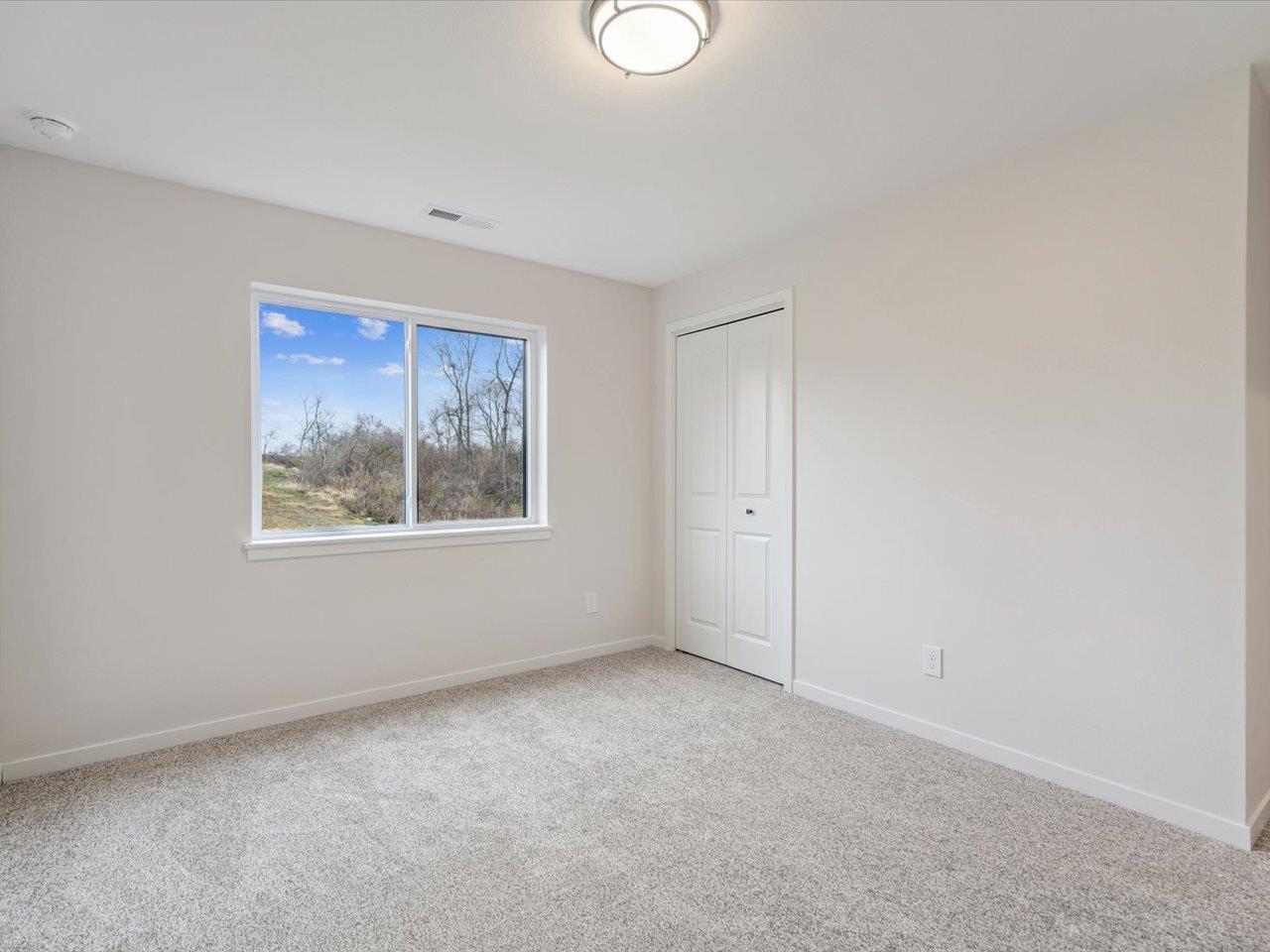 586 Maclan Circle Iowa City IA 52246
