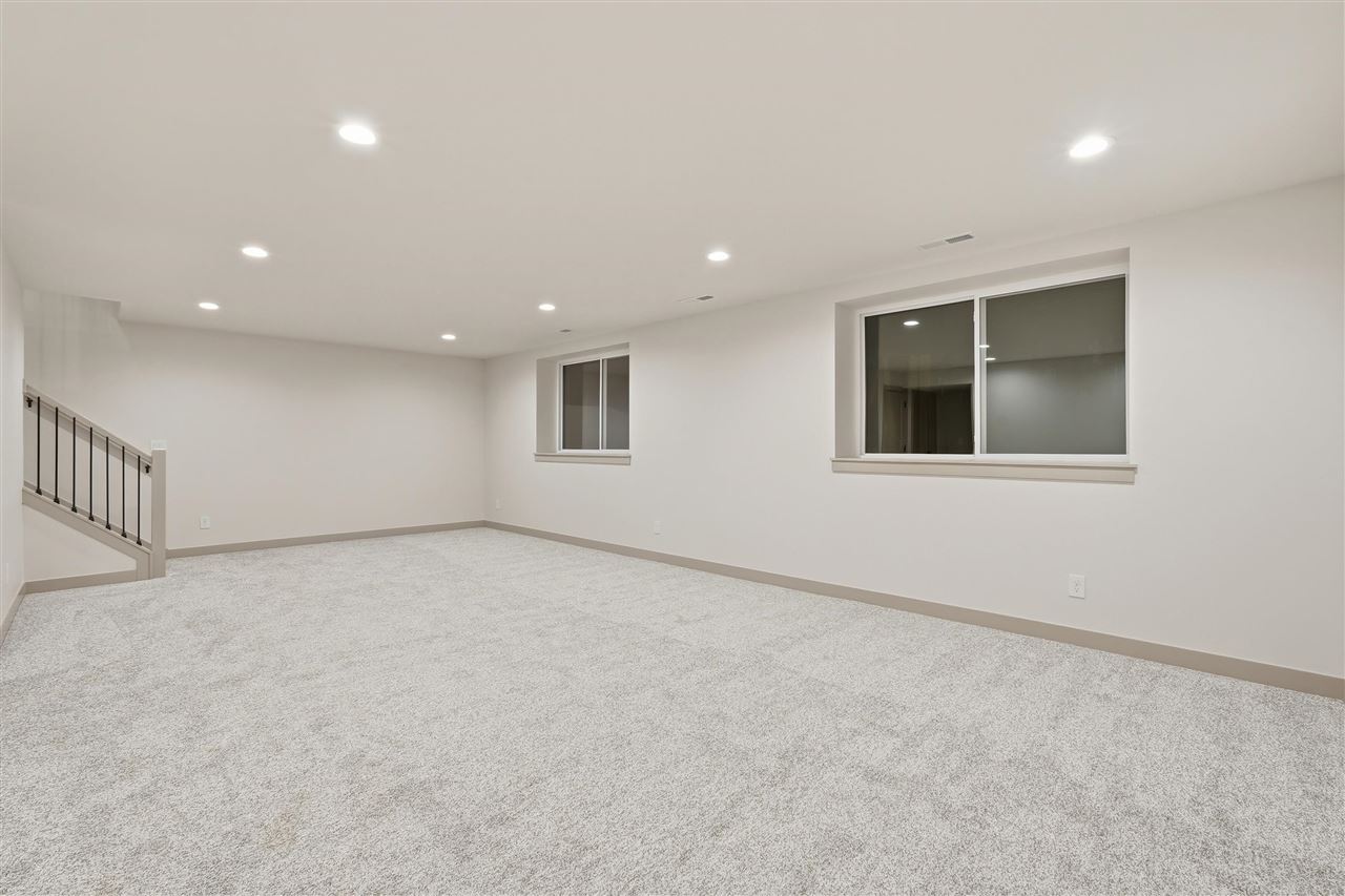 675 Maclan Court Iowa City IA 52246