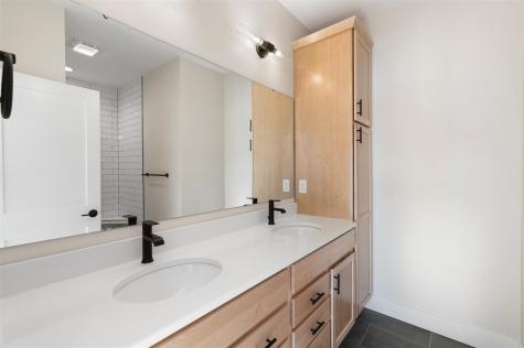 352 Hidden Ridge Drive Coralville IA 52241