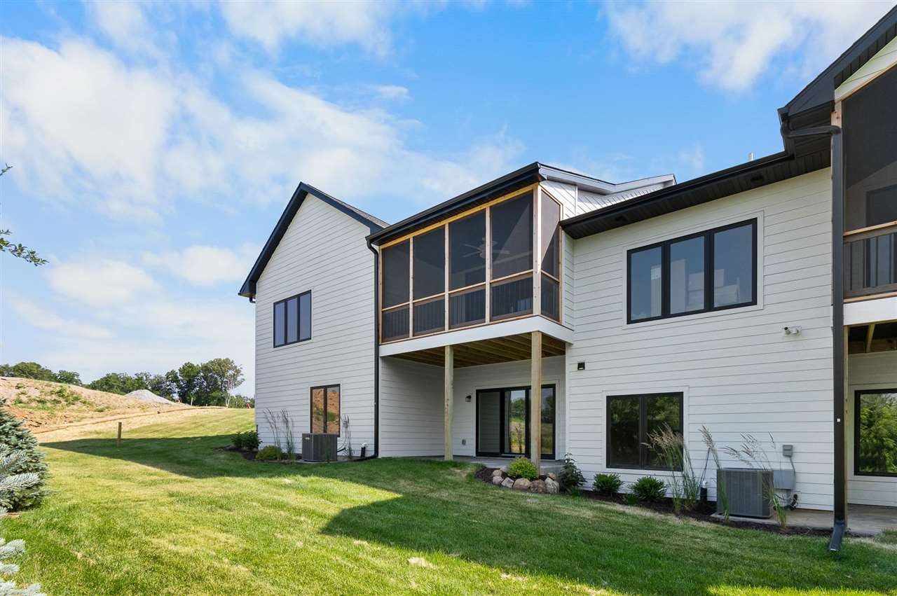352 Hidden Ridge Drive Coralville IA 52241