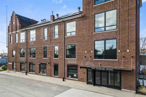 130 S Dubuque Street Solon IA 52333