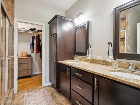 1534 Cedar Vista Lane North Liberty IA 52317