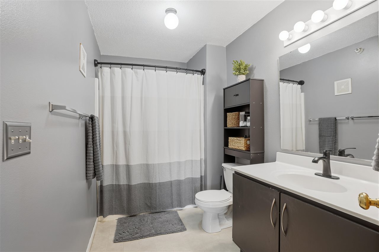 2824 Triple Crown Lane Iowa City IA 52240