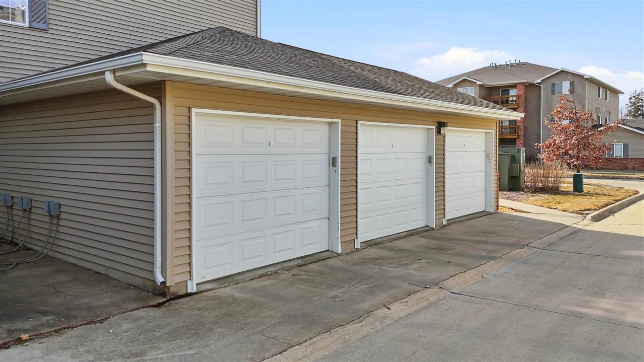 2824 Triple Crown Lane Iowa City IA 52240