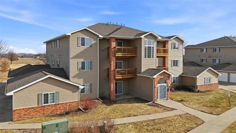 2824 Triple Crown Lane Iowa City IA 52240