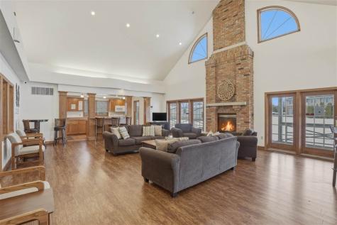 2824 Triple Crown Lane Iowa City IA 52240