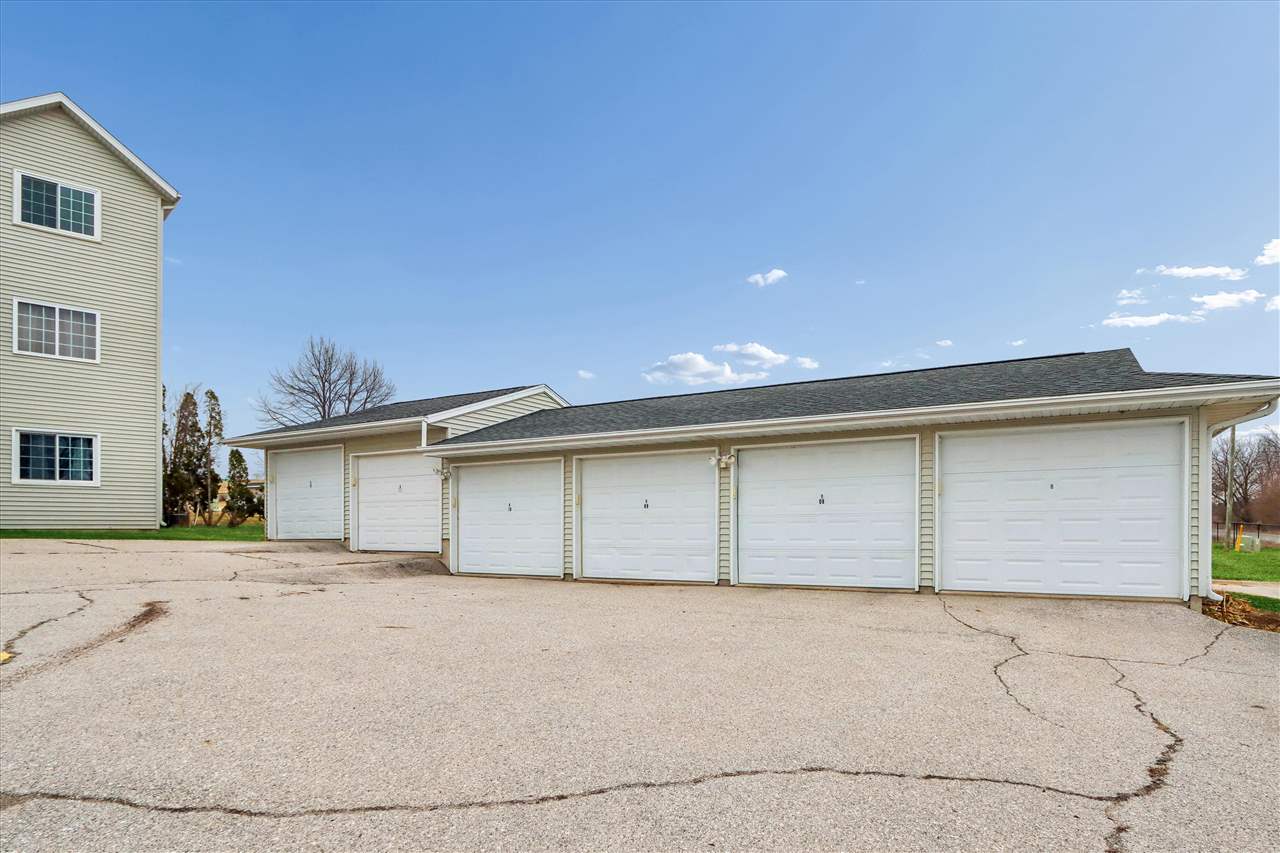 409 James Boulevard Oxford IA 52322