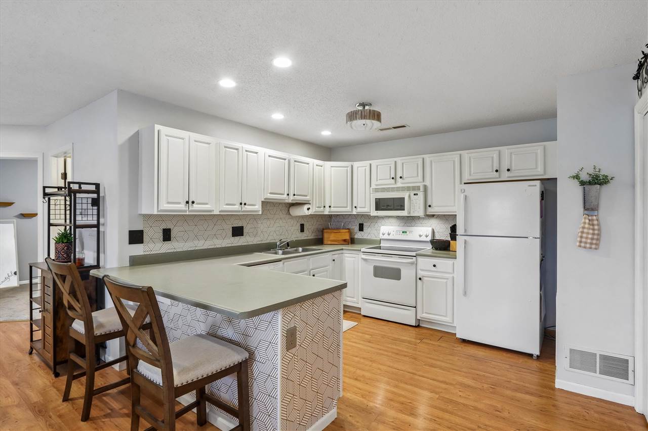 409 James Boulevard Oxford IA 52322