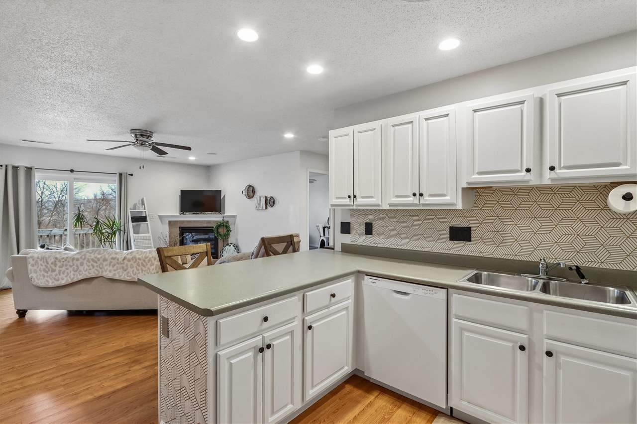 409 James Boulevard Oxford IA 52322