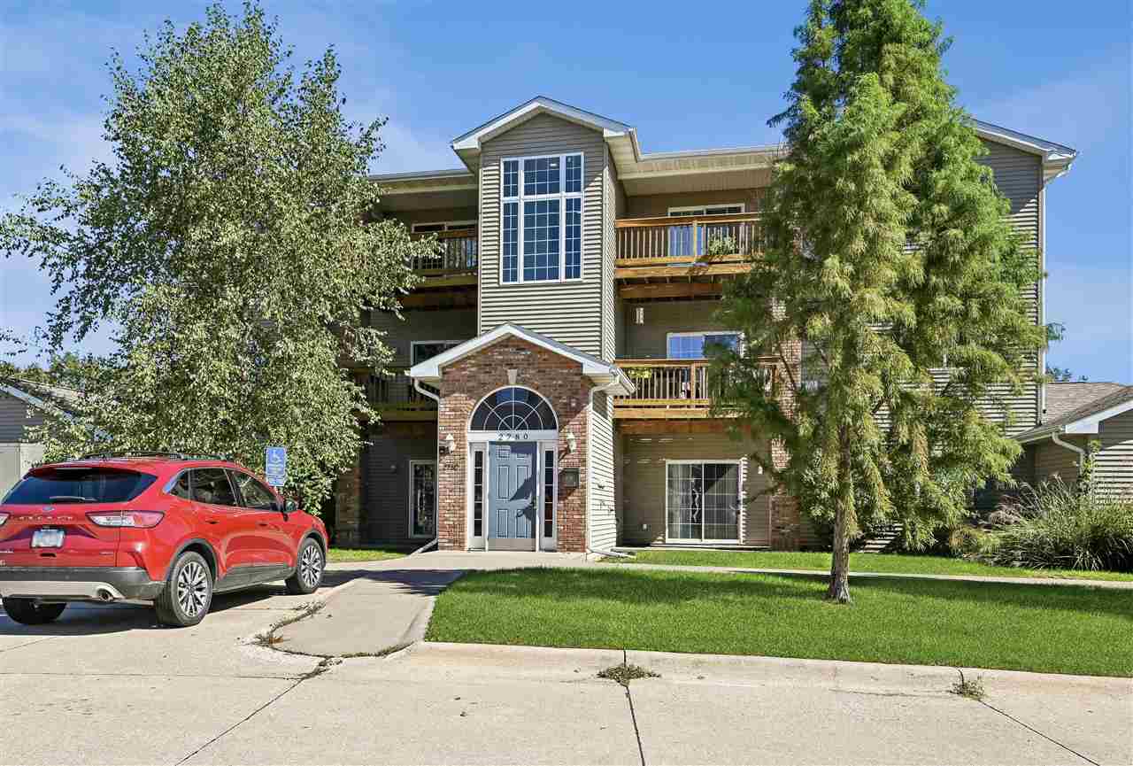 2780 Triple Crown Lane Iowa City IA 52240