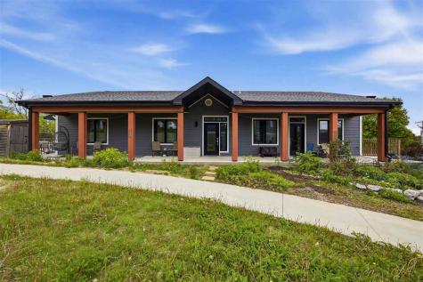 156 Prairie Hill Lane Iowa City IA 52246