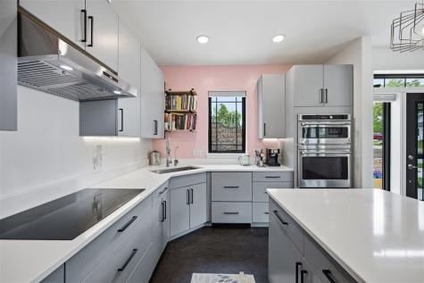156 Prairie Hill Lane Iowa City IA 52246