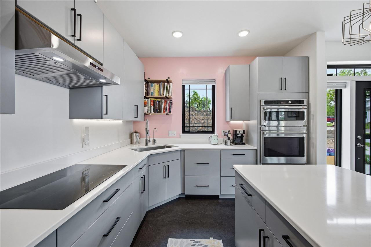 156 Prairie Hill Lane Iowa City IA 52246