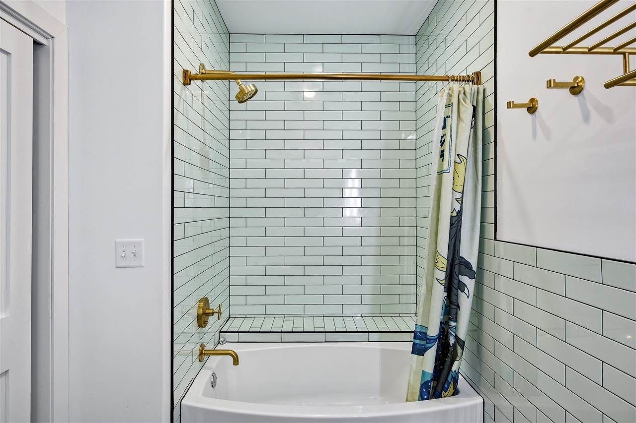 156 Prairie Hill Lane Iowa City IA 52246