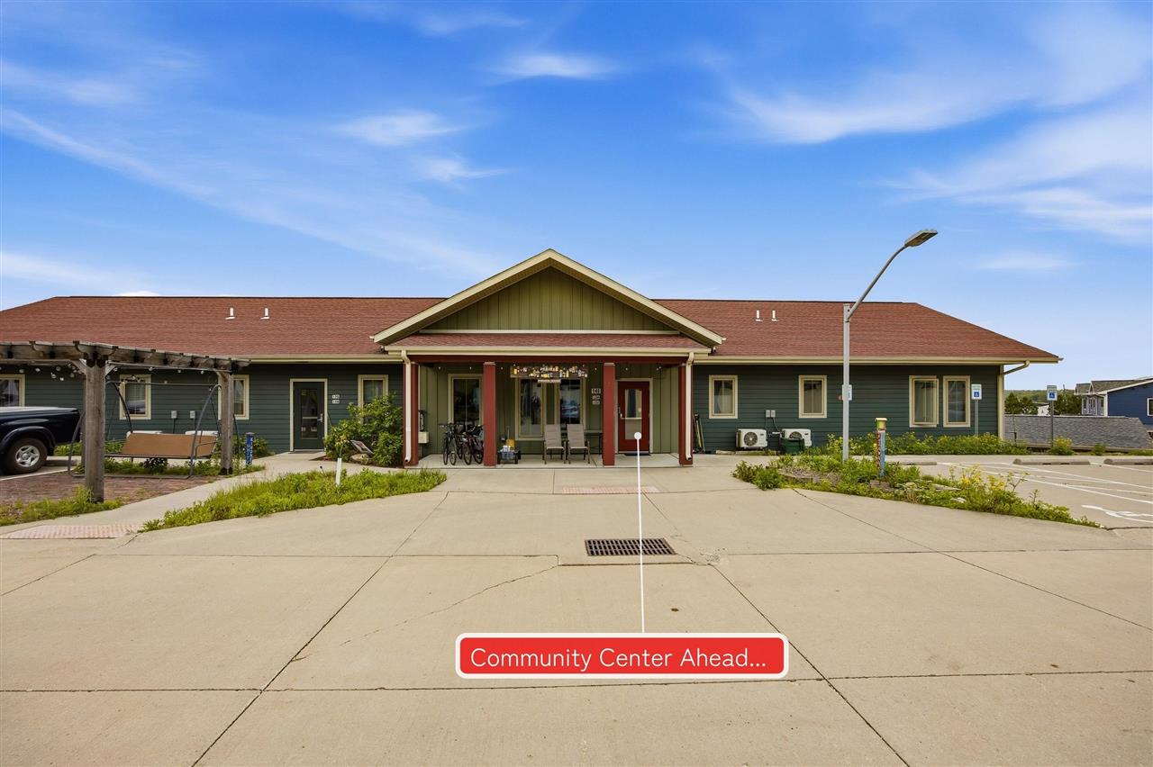 156 Prairie Hill Lane Iowa City IA 52246