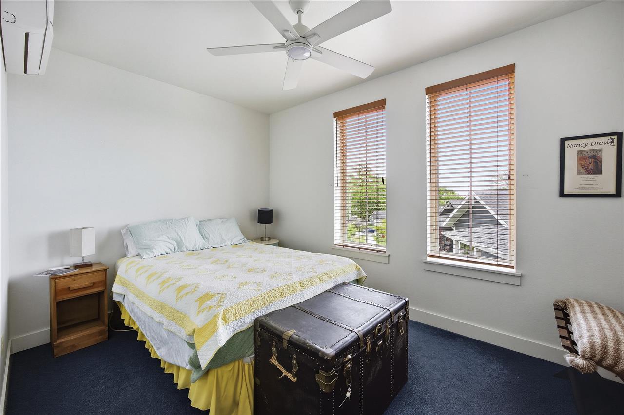 156 Prairie Hill Lane Iowa City IA 52246