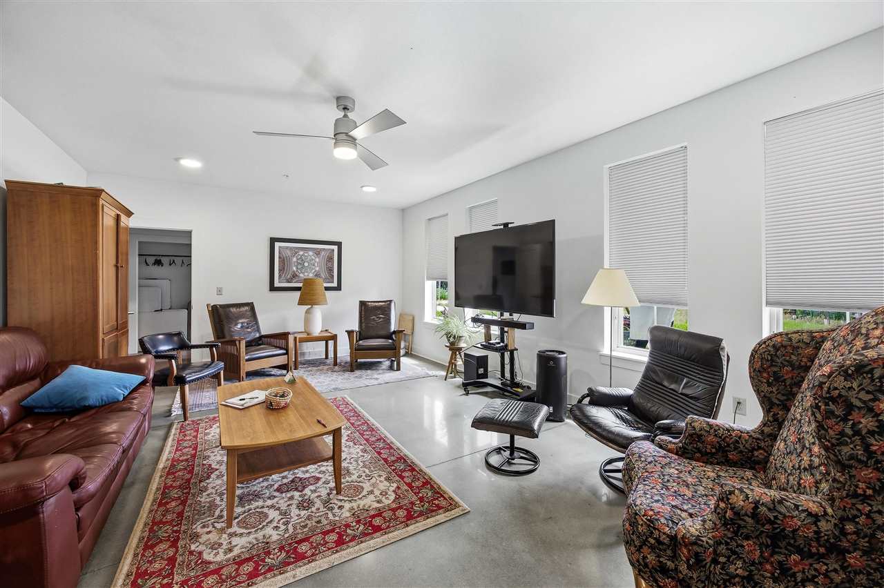 156 Prairie Hill Lane Iowa City IA 52246