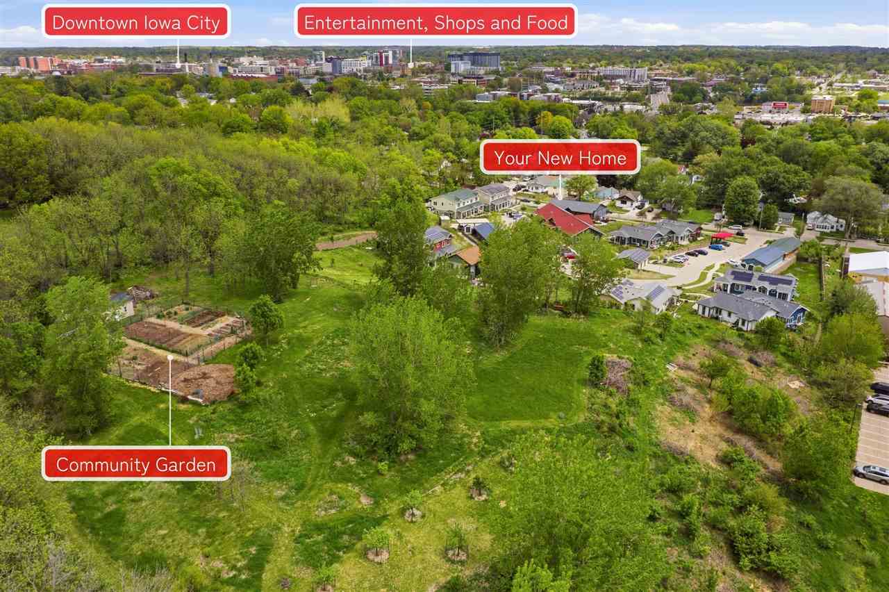 156 Prairie Hill Lane Iowa City IA 52246