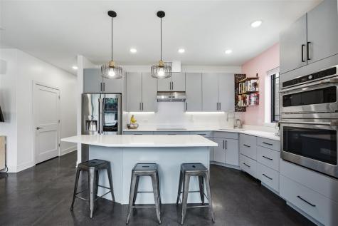 156 Prairie Hill Lane Iowa City IA 52246