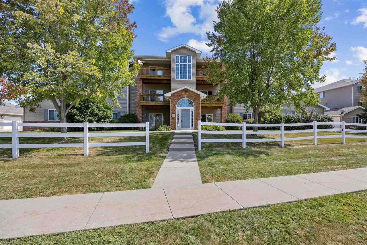 2743 Triple Crown Lane Iowa City IA 52240