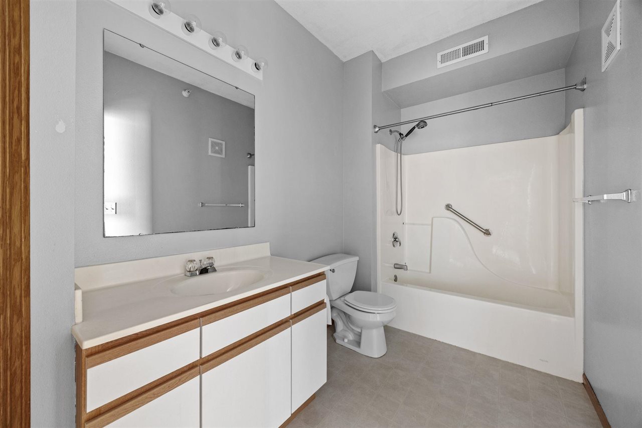 2743 Triple Crown Lane Iowa City IA 52240