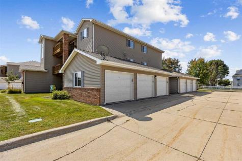 2743 Triple Crown Lane Iowa City IA 52240