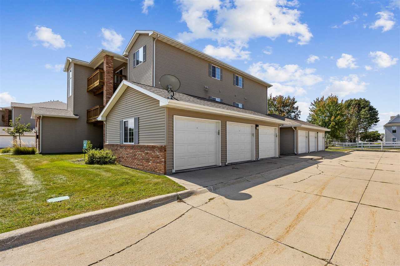2743 Triple Crown Lane Iowa City IA 52240