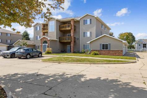 2743 Triple Crown Lane Iowa City IA 52240
