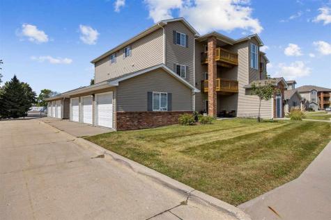2743 Triple Crown Lane Iowa City IA 52240