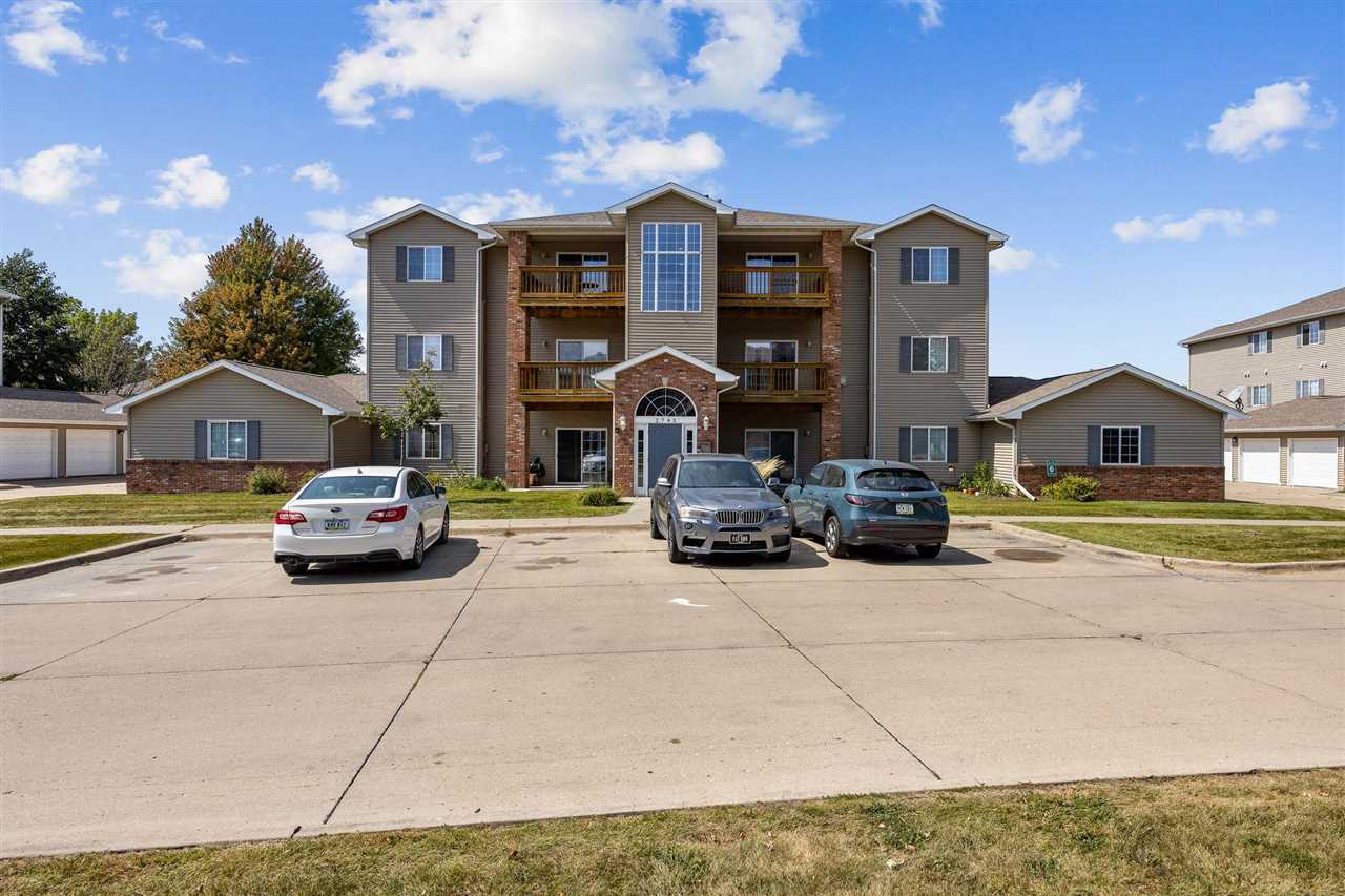 2743 Triple Crown Lane Iowa City IA 52240