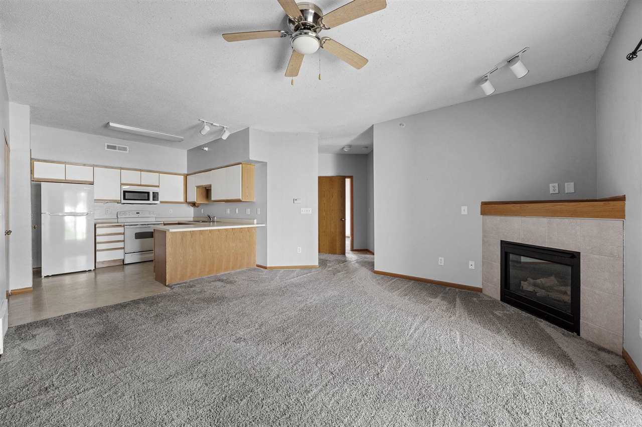 2743 Triple Crown Lane Iowa City IA 52240
