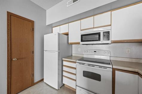2743 Triple Crown Lane Iowa City IA 52240