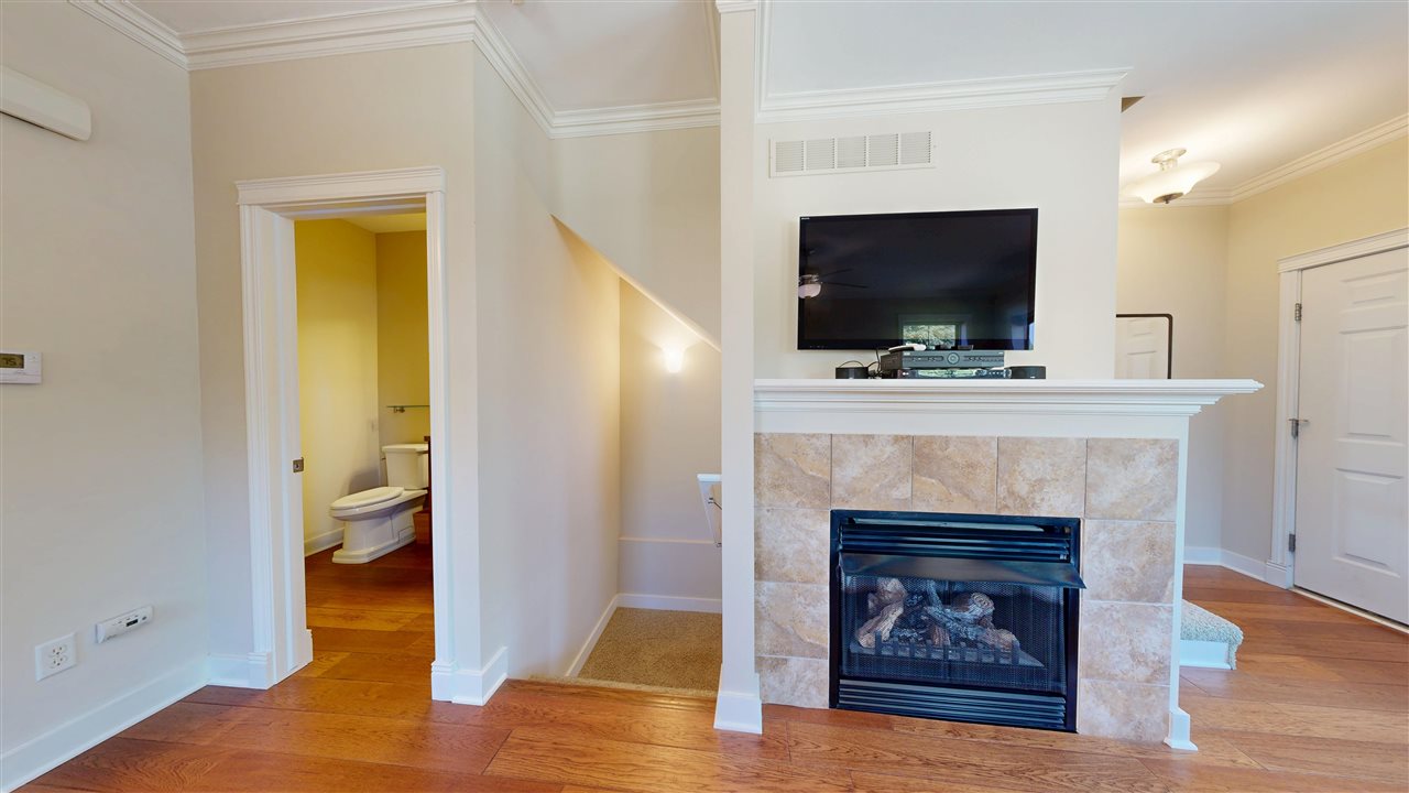 1005 Walker Circle Iowa City IA 52245