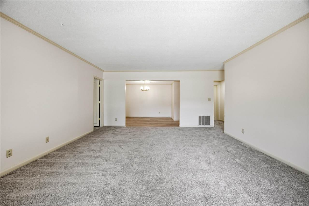 130 Thompson Drive SE Cedar Rapids IA 52403